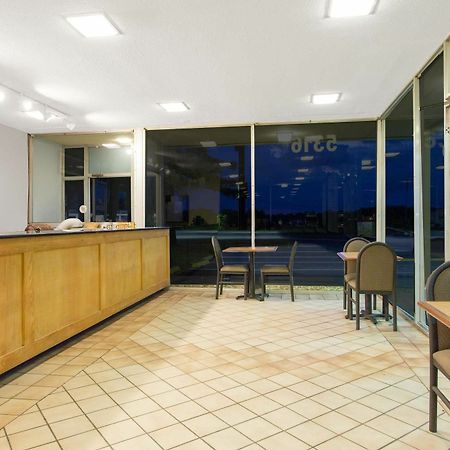 Garden Inn Fredricksburg South Фредериксберг Экстерьер фото