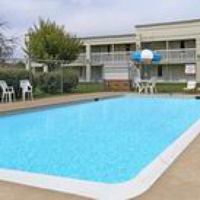 Garden Inn Fredricksburg South Фредериксберг Экстерьер фото